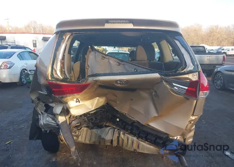 2011 Toyota Sienna Base V6 из США, поврежденный, VIN 5TDZK3DC5BS144750